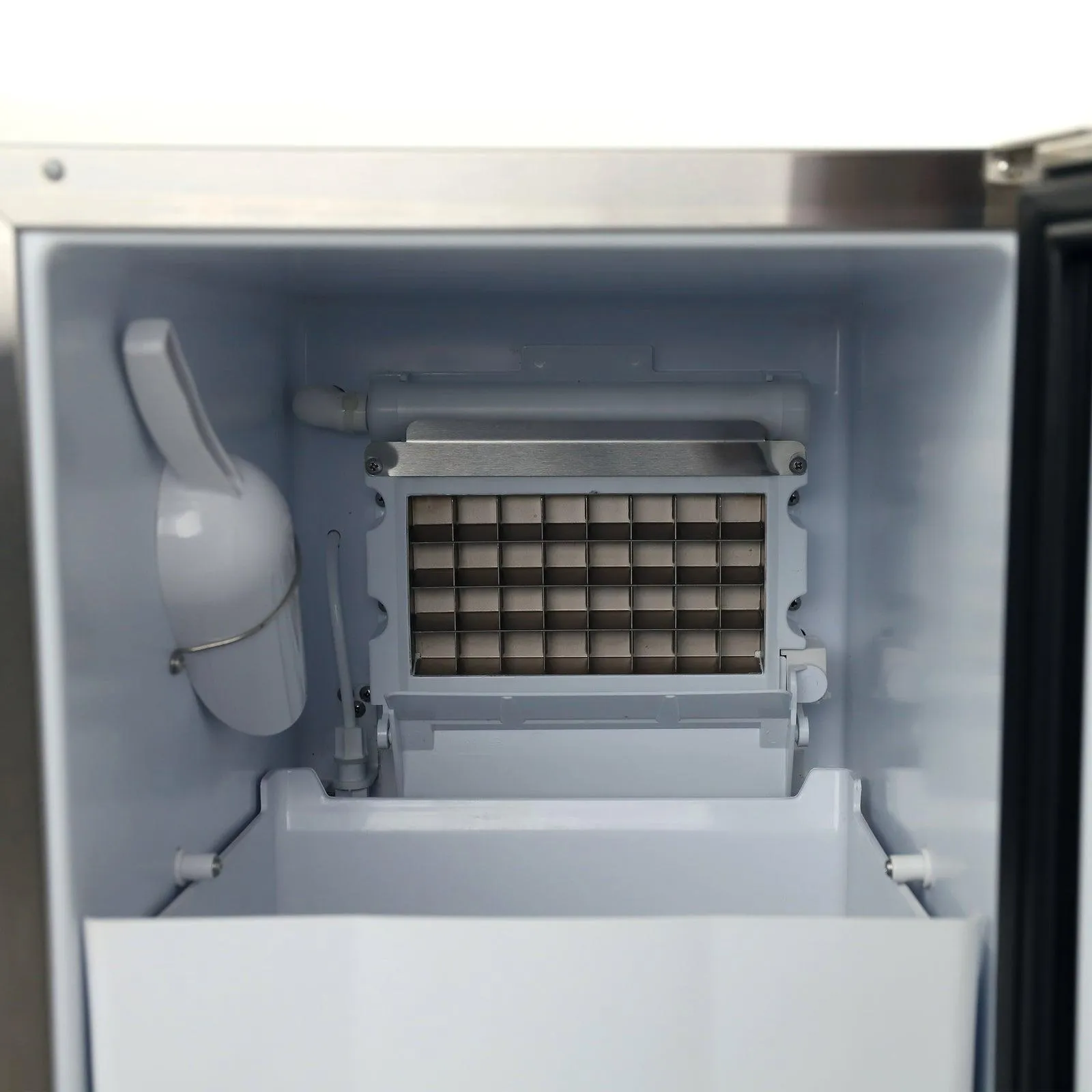 Avanti OIM1550U3S 15 Elite Series Outdoor Built-In Ice Maker