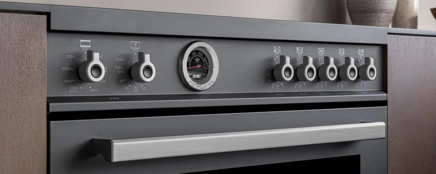 Bertazzoni PRO365ICFEPBIT 36 Inch Induction Range. 5 Heating Zones And Cast Iron Griddle. Electric Self-Clean Oven Bianco