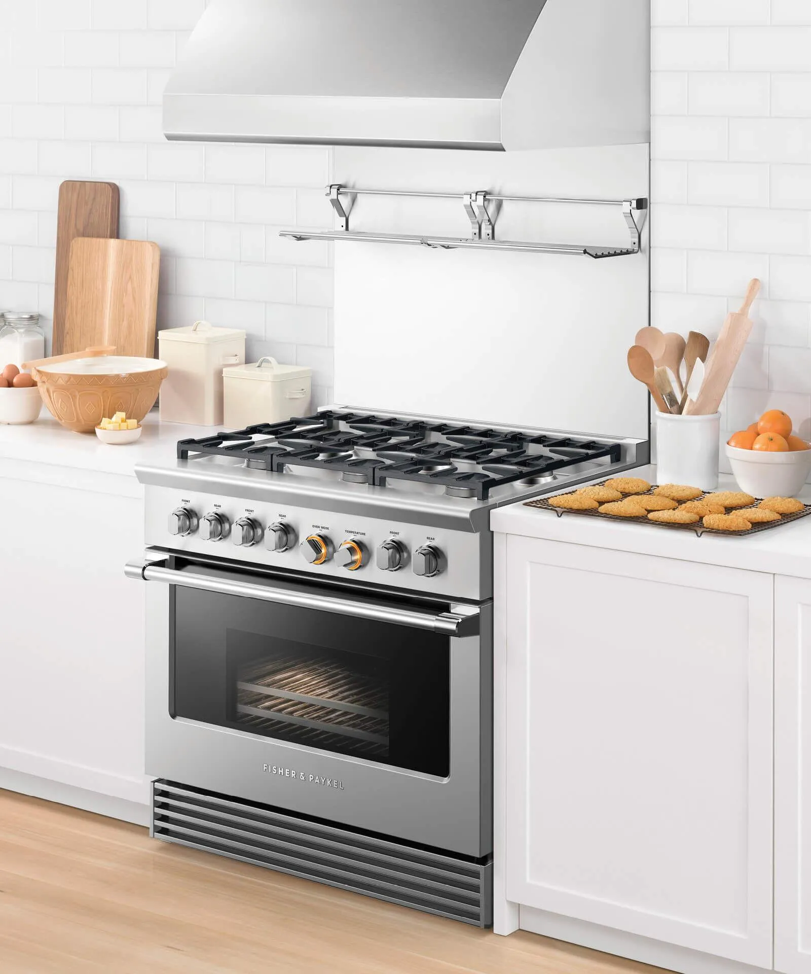Fisher & Paykel RDV2366NN Dual Fuel Range. 36. 6 Burners