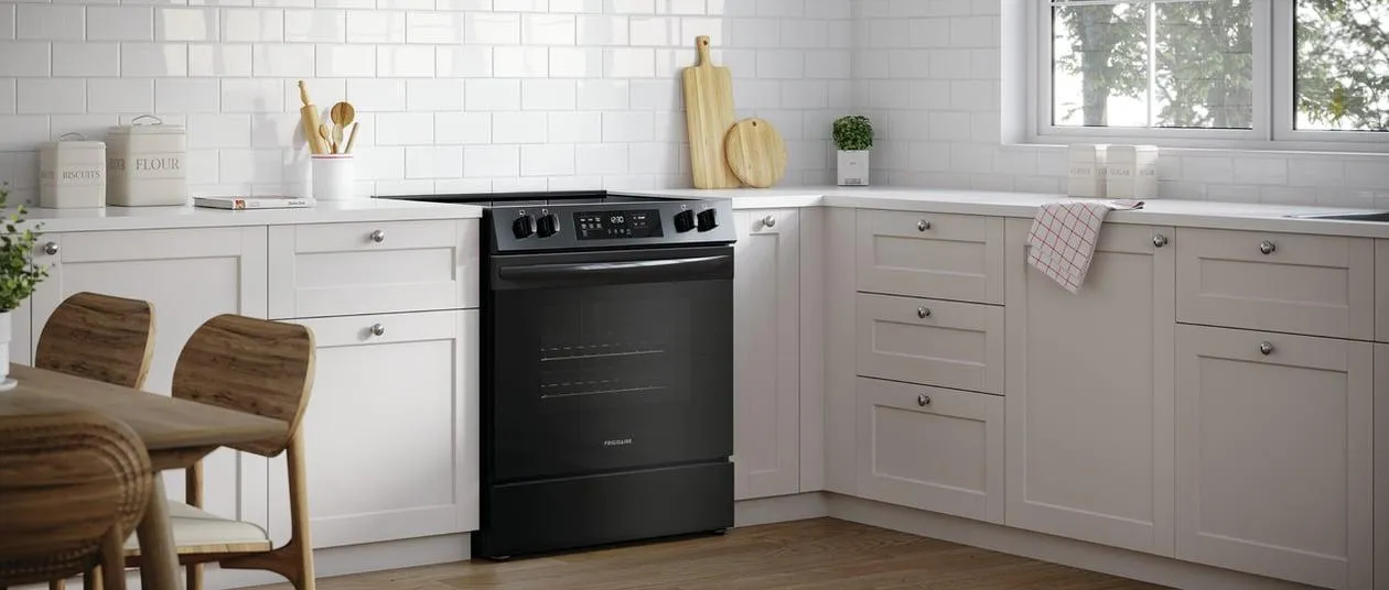 Frigidaire FCFE3062AB Frigidaire 30 Front Control Electric Range