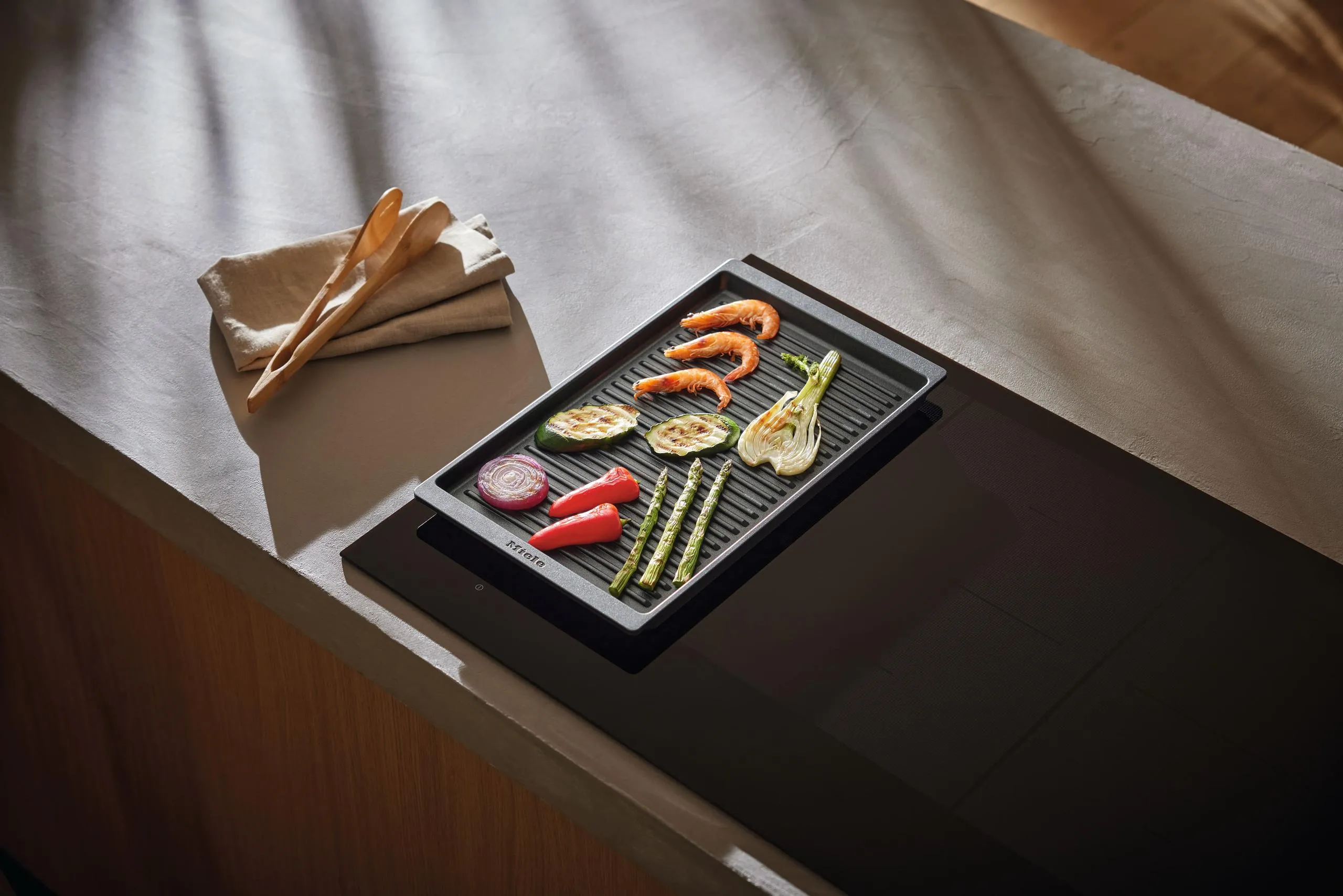 Miele GGRP Gourmet Griddle Plate - For A Unique Grill Experience On Miele Induction Cooktops.