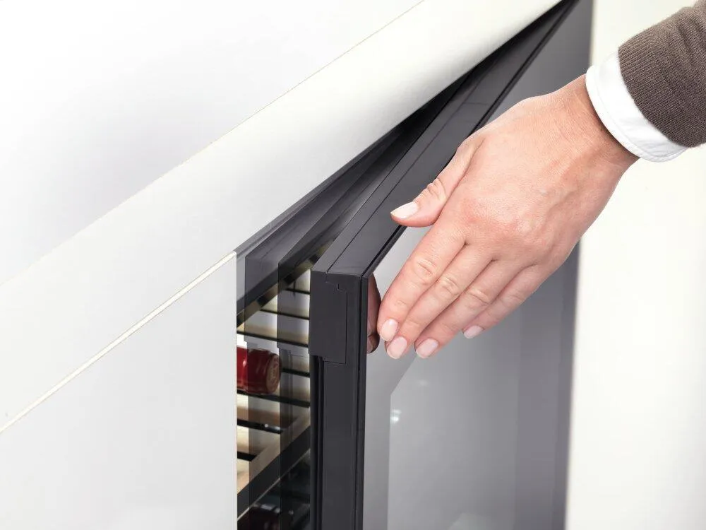 Miele KWT6322UG OBSIDIAN BLACK GLASS Kwt 6322 Ug - Built-Under Wine Storage Unit With Flexiframe And Push2Open For Greater Versatility And Top-Quality Design.