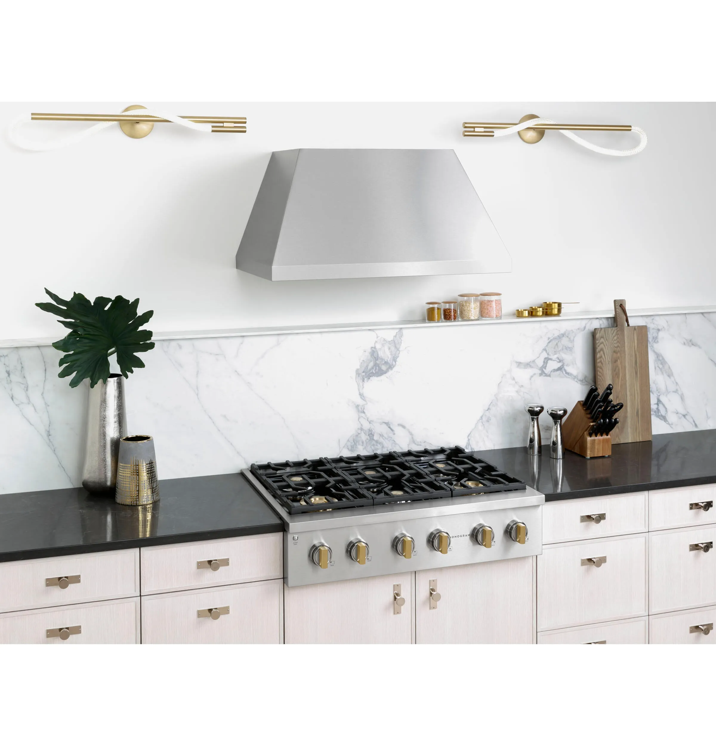 Monogram ZGU366NTSS Monogram 36 Professional Gas Rangetop With 6 Burners (Natural Gas)