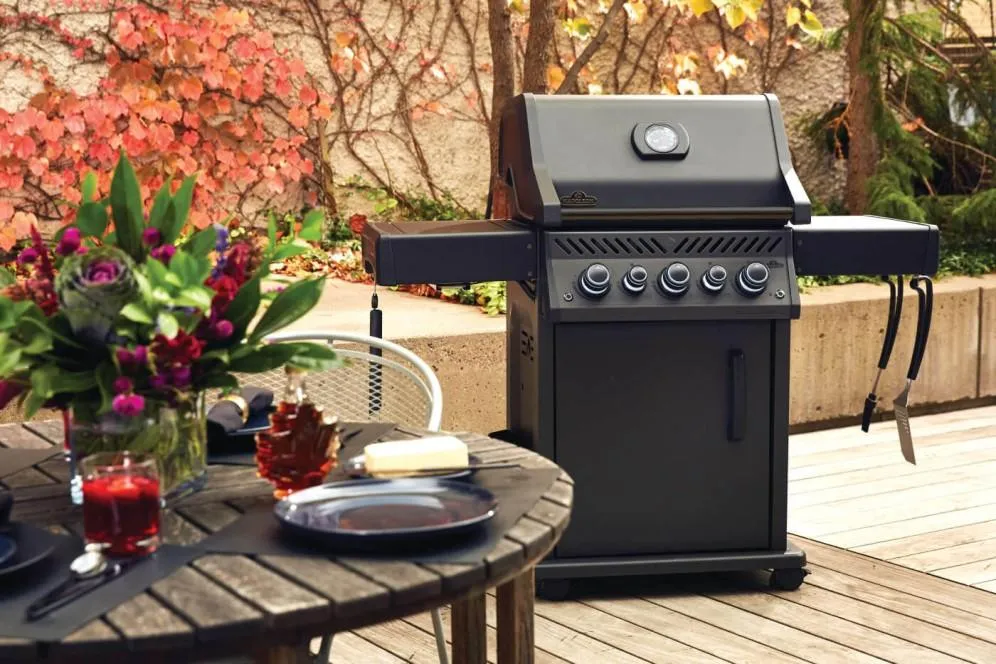 Napoleon Bbq RSE425RSIBNK1PHM Phantom Rogue Se 425 Rsib With Infrared Side And Rear Burners . Natural Gas. Satin Black