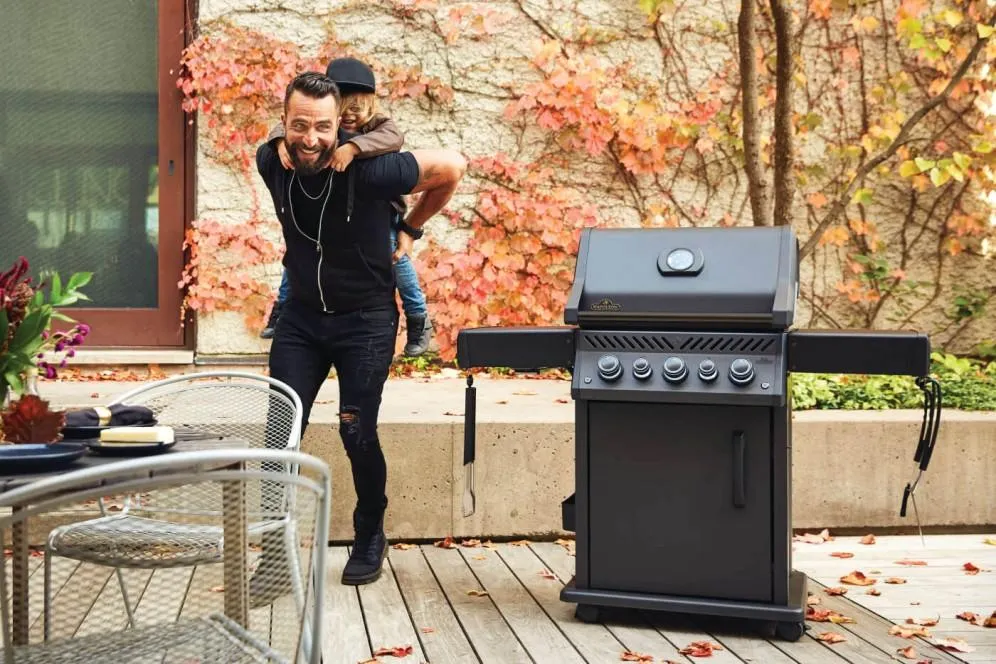 Napoleon Bbq RSE425RSIBNK1PHM Phantom Rogue Se 425 Rsib With Infrared Side And Rear Burners . Natural Gas. Satin Black