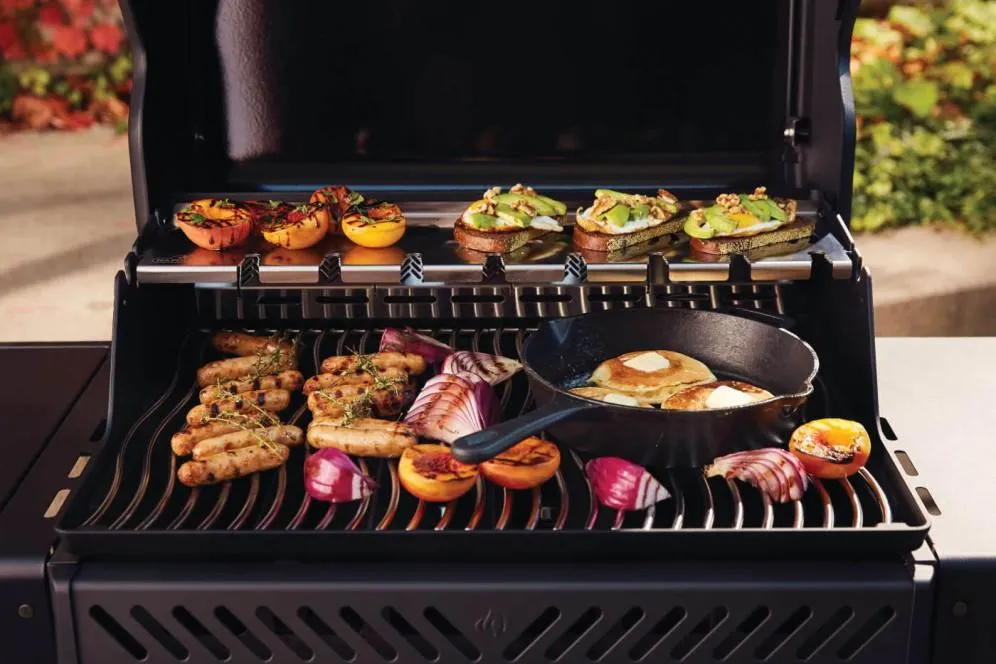 Napoleon Bbq RSE425RSIBNK1PHM Phantom Rogue Se 425 Rsib With Infrared Side And Rear Burners . Natural Gas. Satin Black