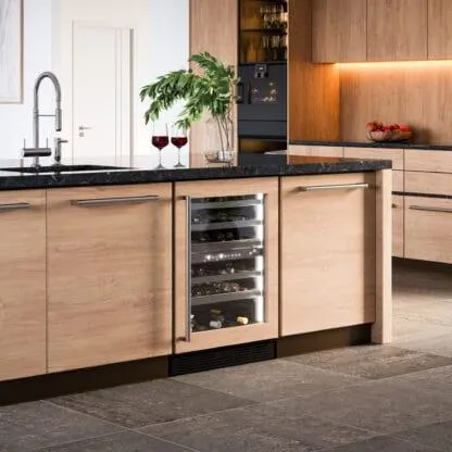 Silhouette SPRWC052D3SSP Silhouette Pro Gen 3 - 24 Built-In Wine Cellar Panel-Ready