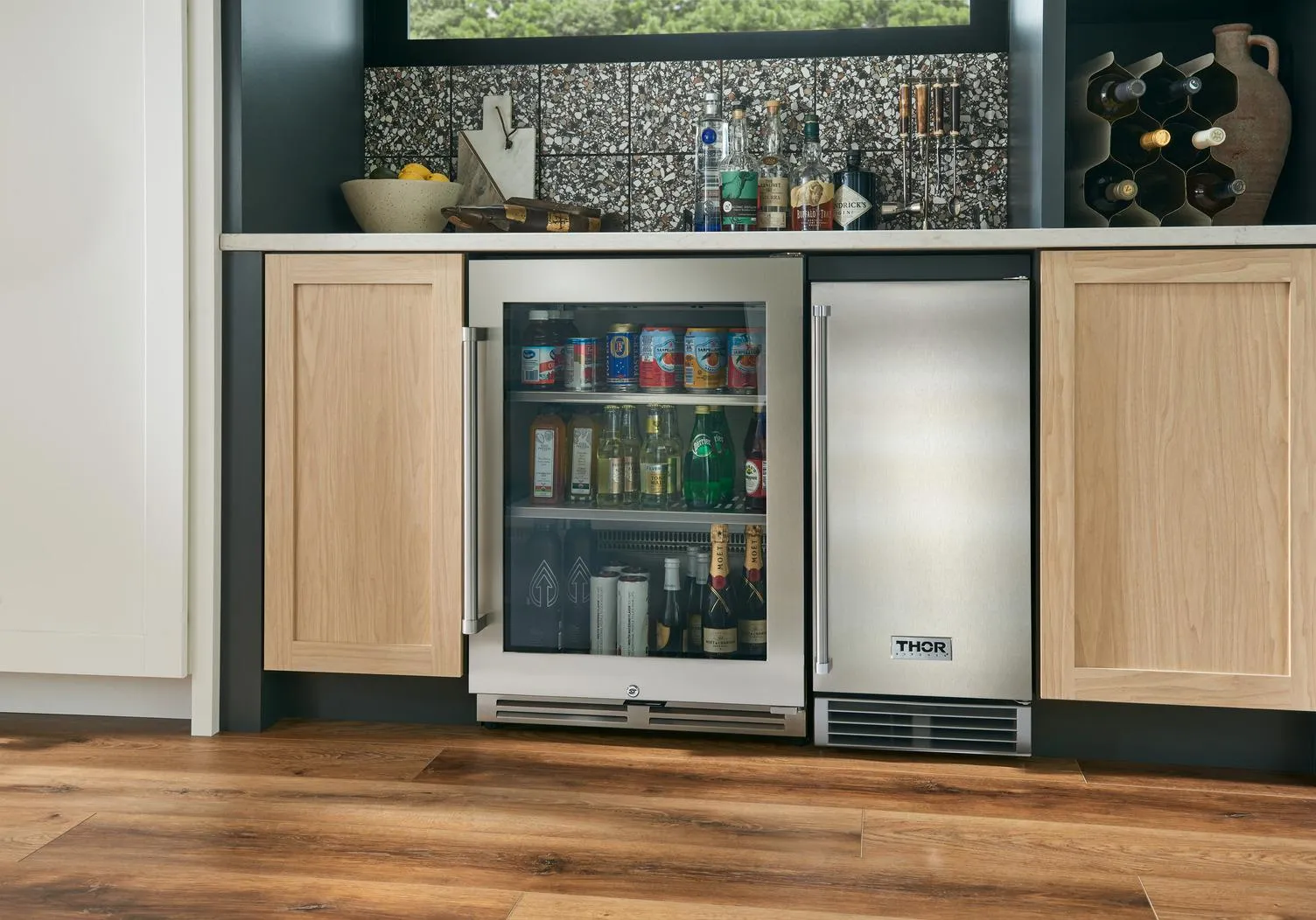 Thor Kitchen TBR24U 24 Inch Professional Undercounter Beverage Cooler - Tbr24U