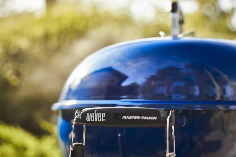 Weber 14516001 Master-Touch Charcoal Grill 22 - Deep Ocean Blue