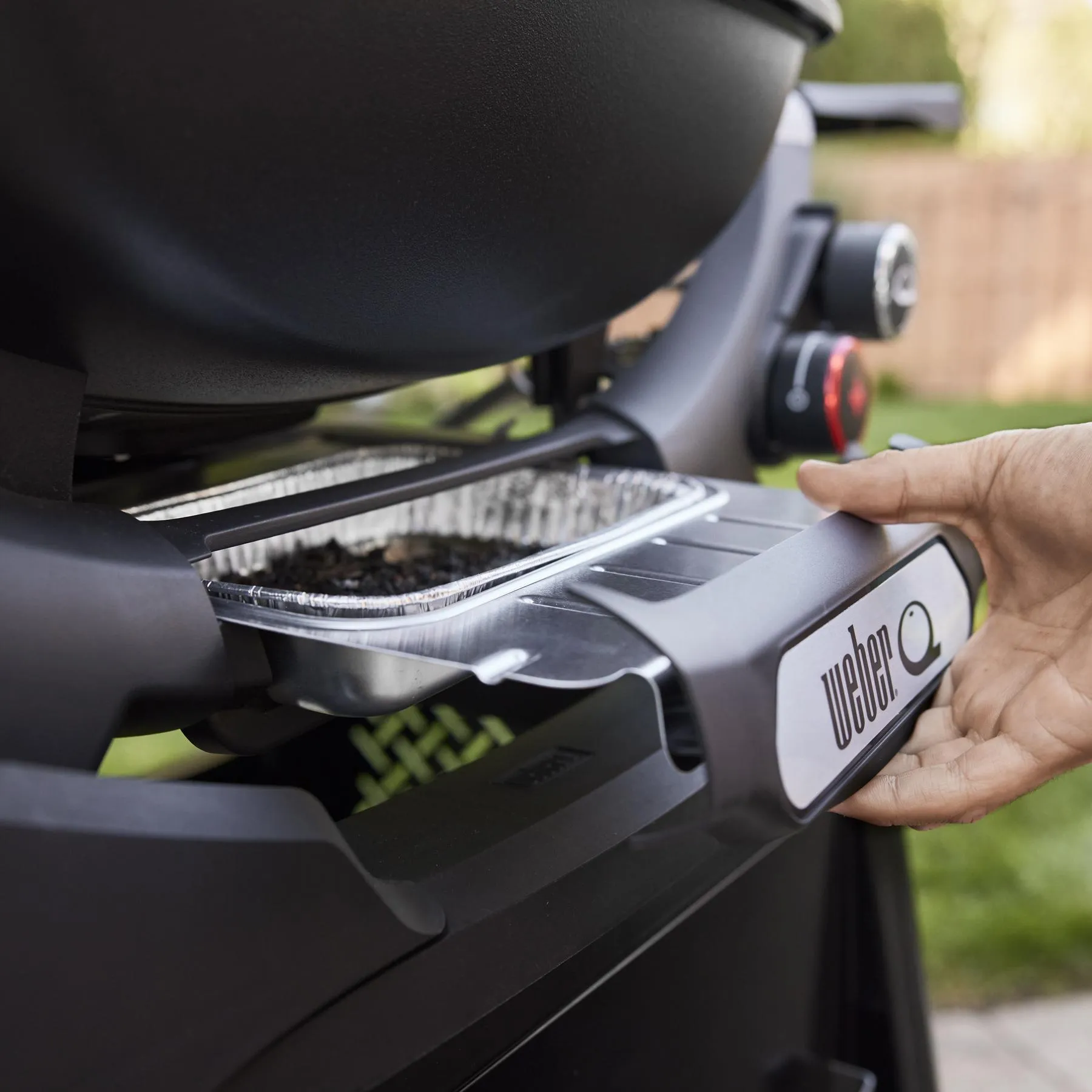 Weber 1500377 Q 2800N  Gas Grill (Liquid Propane) - Flame Red