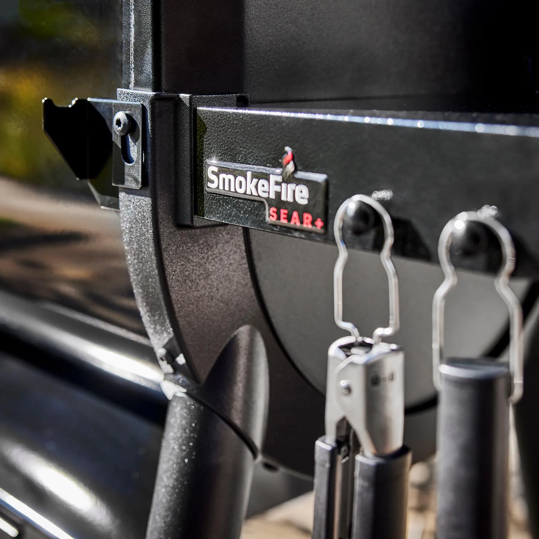 Weber 23722001 Smokefire Sear  Elx6 Wood Fired Pellet Grill - Black