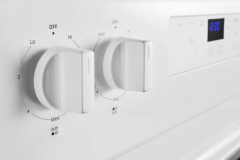 Whirlpool WFC315S0JW 4.8 Cu. Ft. Whirlpool Electric Range With Keep Warm Setting